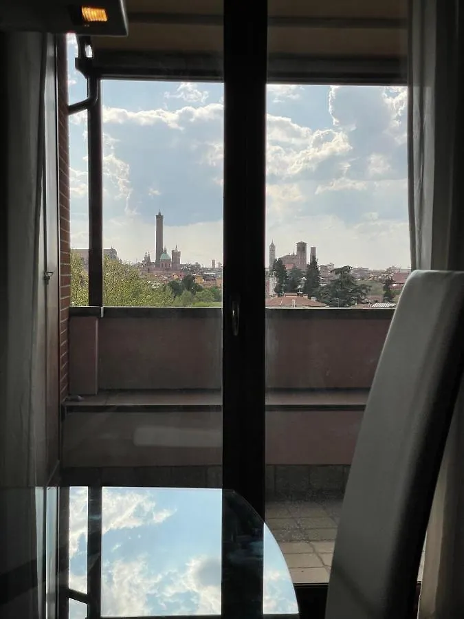 Attico Con Vista Spettacolare E Jacuzzi Apartment Bologna Italy
