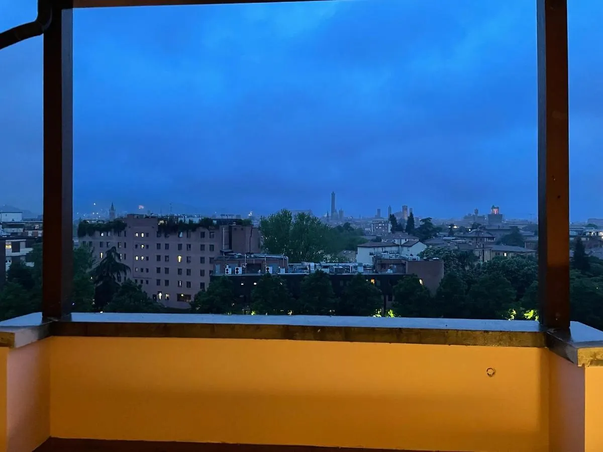 Attico Con Vista Spettacolare E Jacuzzi Apartment Bologna Italy