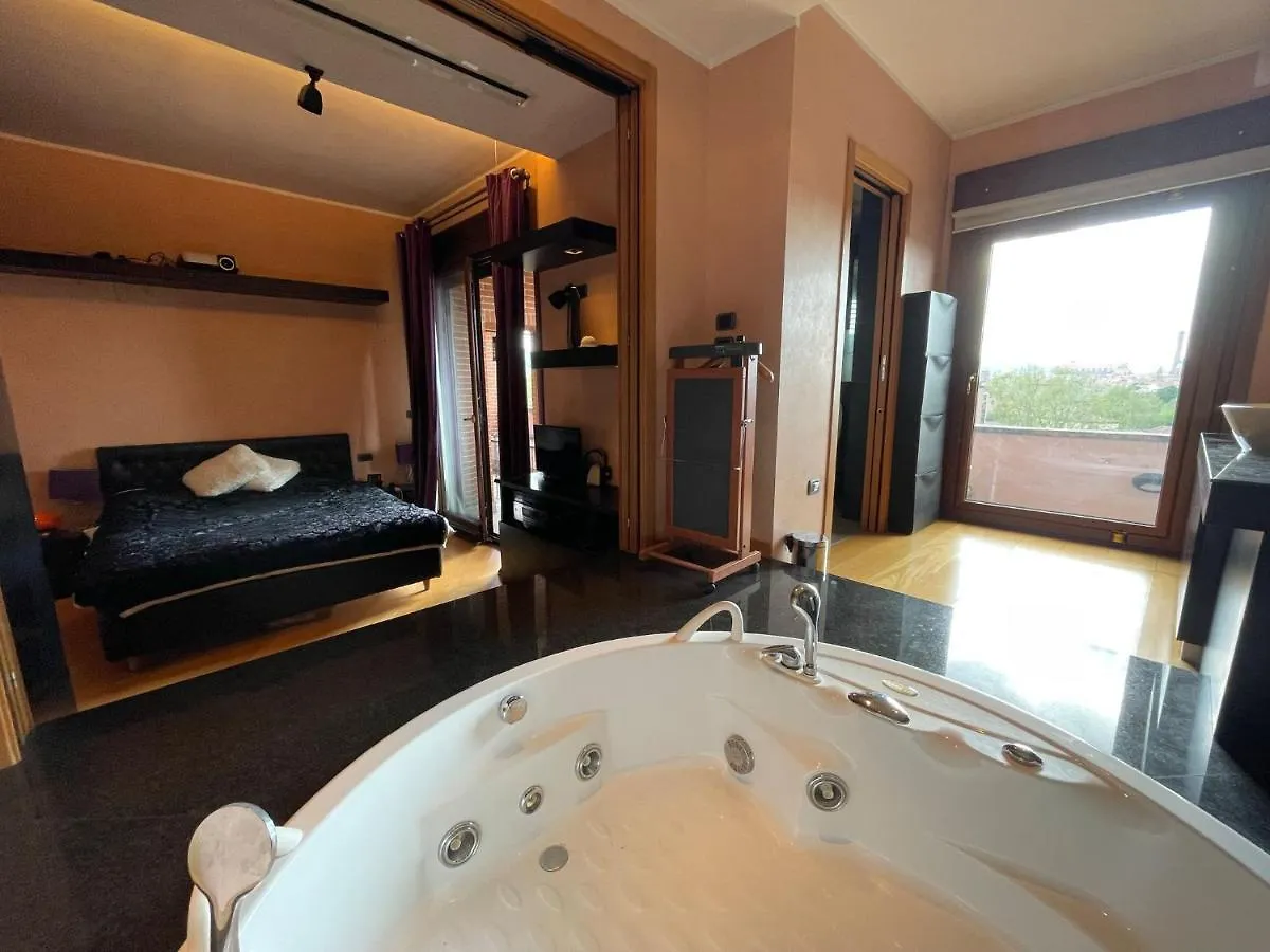 Attico Con Vista Spettacolare E Jacuzzi Apartment Bologna
