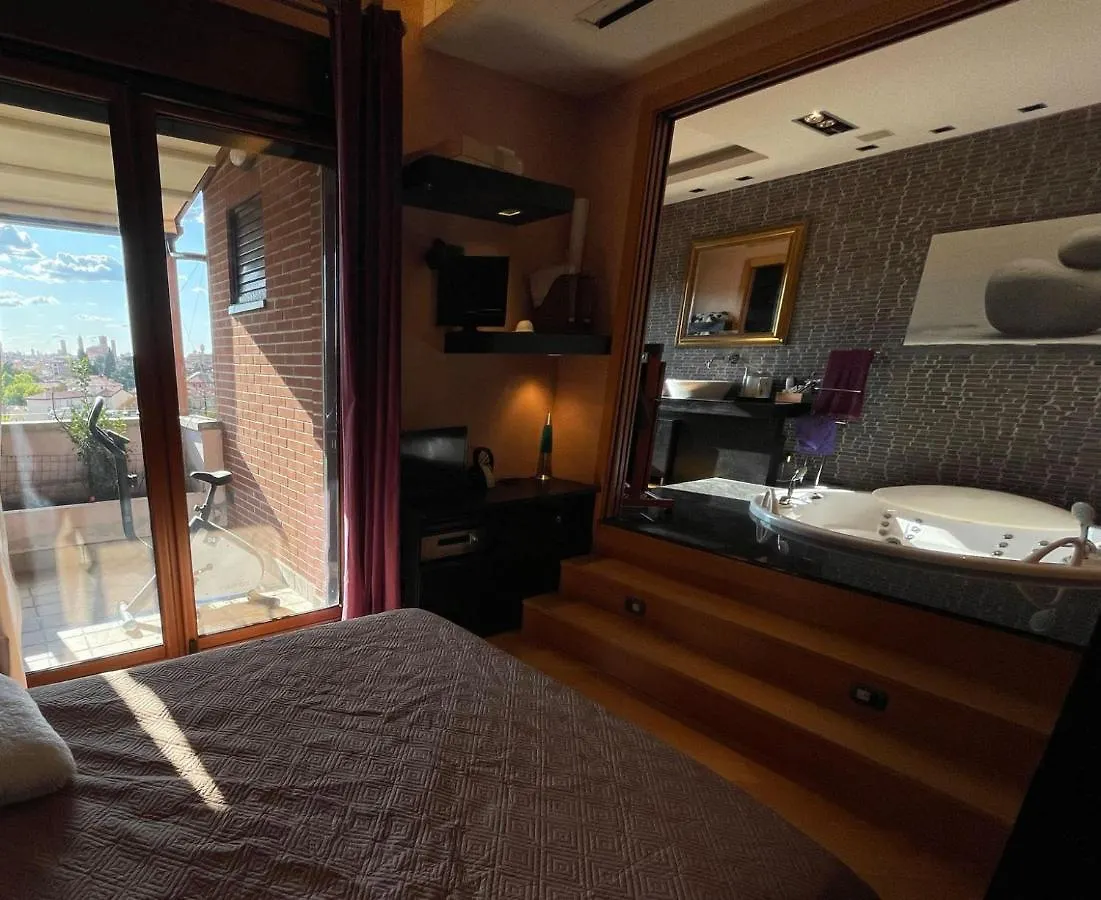 Attico Con Vista Spettacolare E Jacuzzi Apartment Bologna