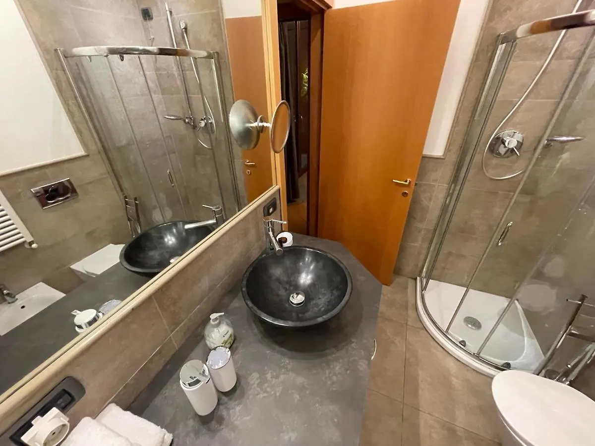 Attico Con Vista Spettacolare E Jacuzzi Apartment Bologna Italy